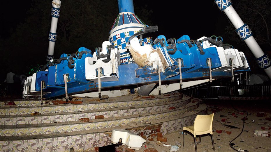 Amusement park ride collapses in Ahmedabad's Kankaria Lake area, 2 dead
