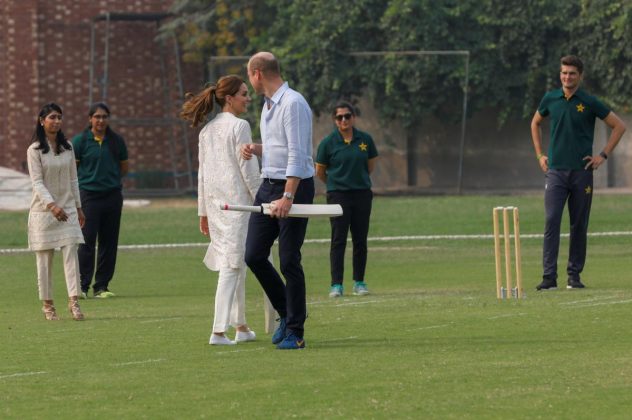 2019 10 17T101351Z 397106614 RC156D693E70 RTRMADP 3 BRITAIN ROYALS PAKISTAN