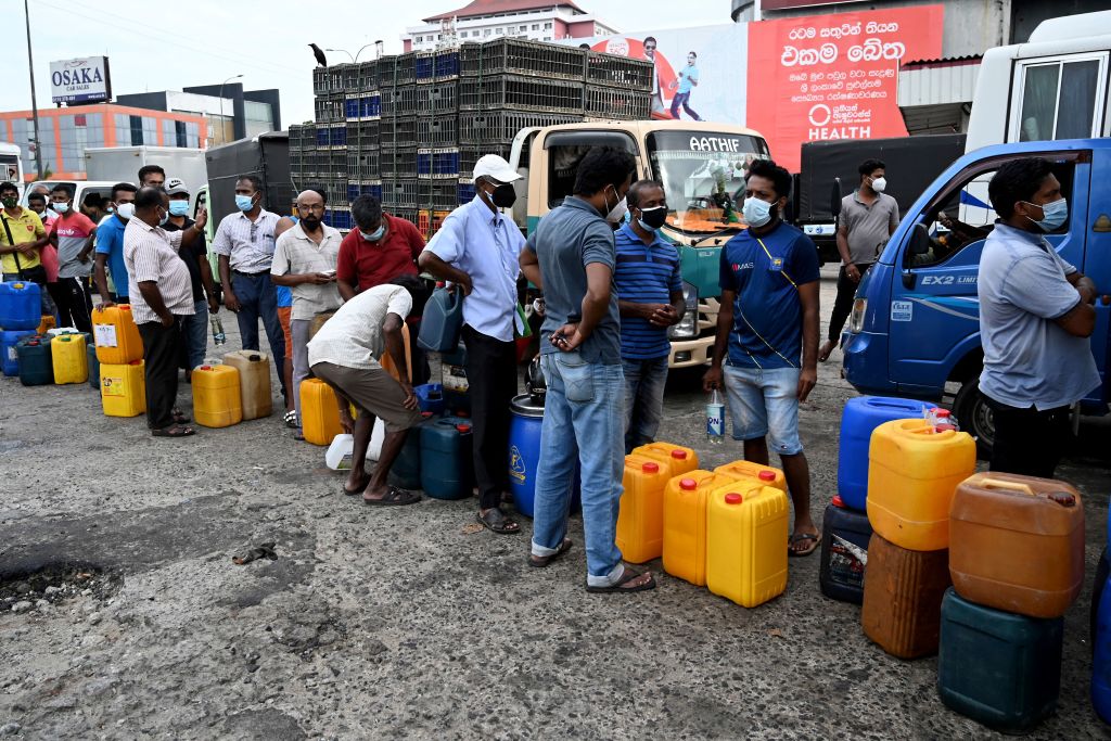Fuel crisis cripples Sri Lanka’s transport GG2