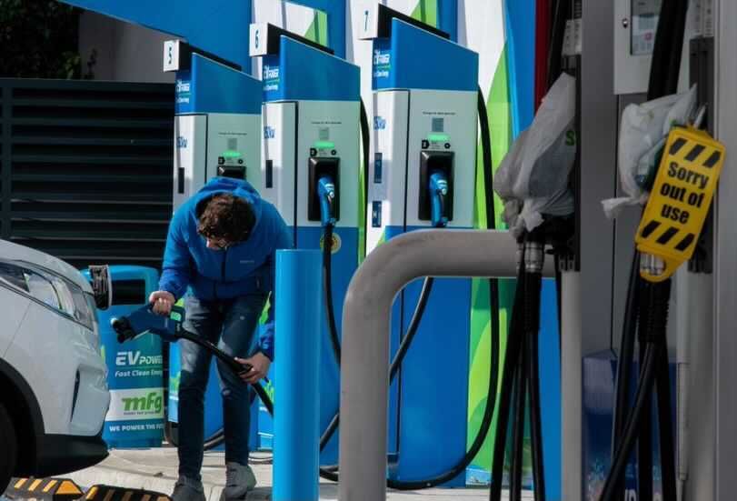 UK scraps subsidies for electric plugin cars GG2