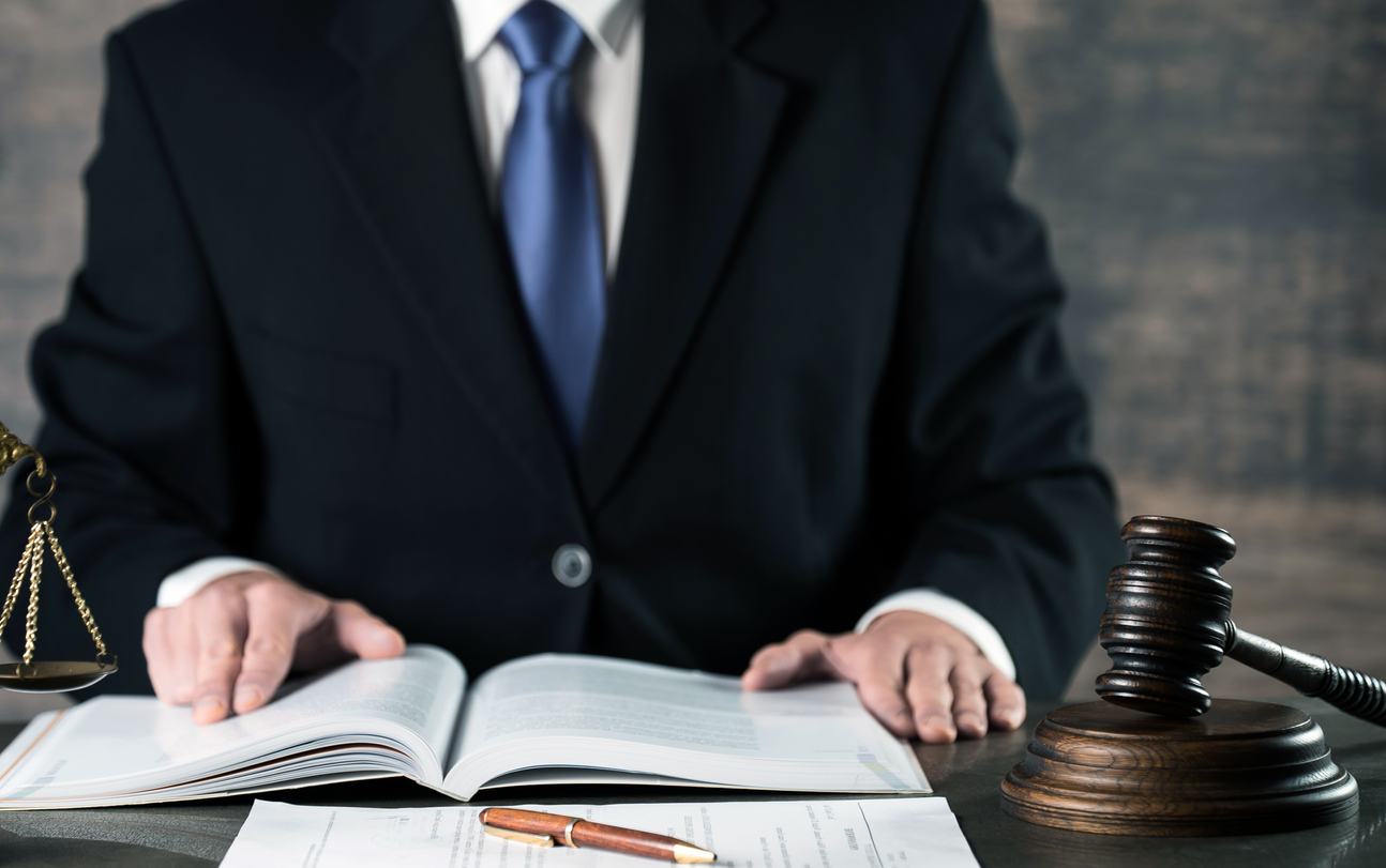 Trainee lawyer involved in accident after jumping traffic signal gets