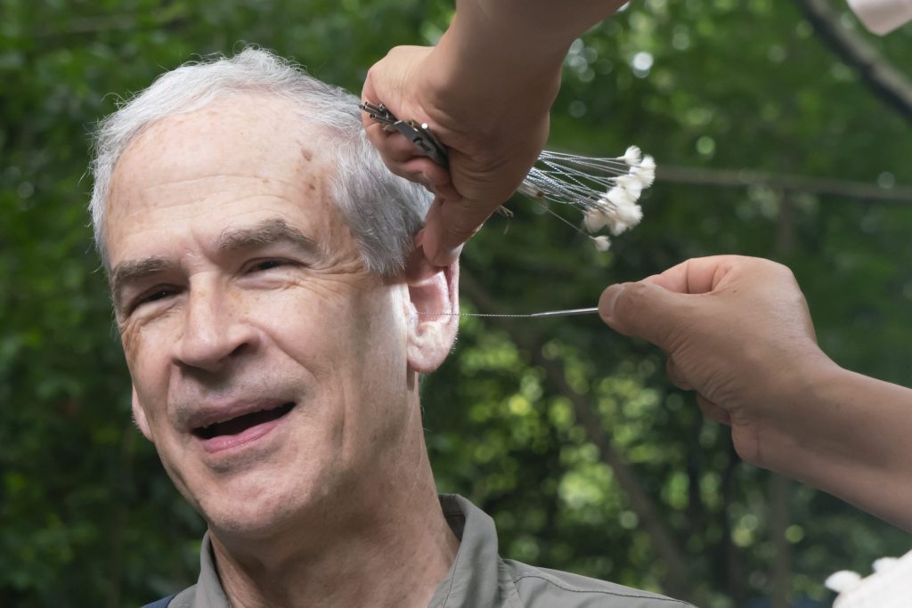 Do you use paper clips or toothpicks to remove ear wax? Stop doing so